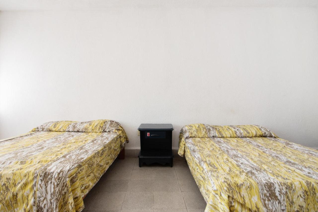 Oyo Hotel Belmar,Caleta, アカプルコ エクステリア 写真